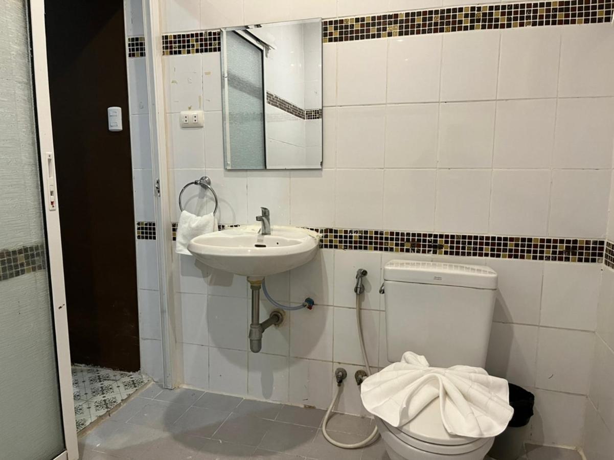 Cozy Rooms Asoke Bangkok Extérieur photo